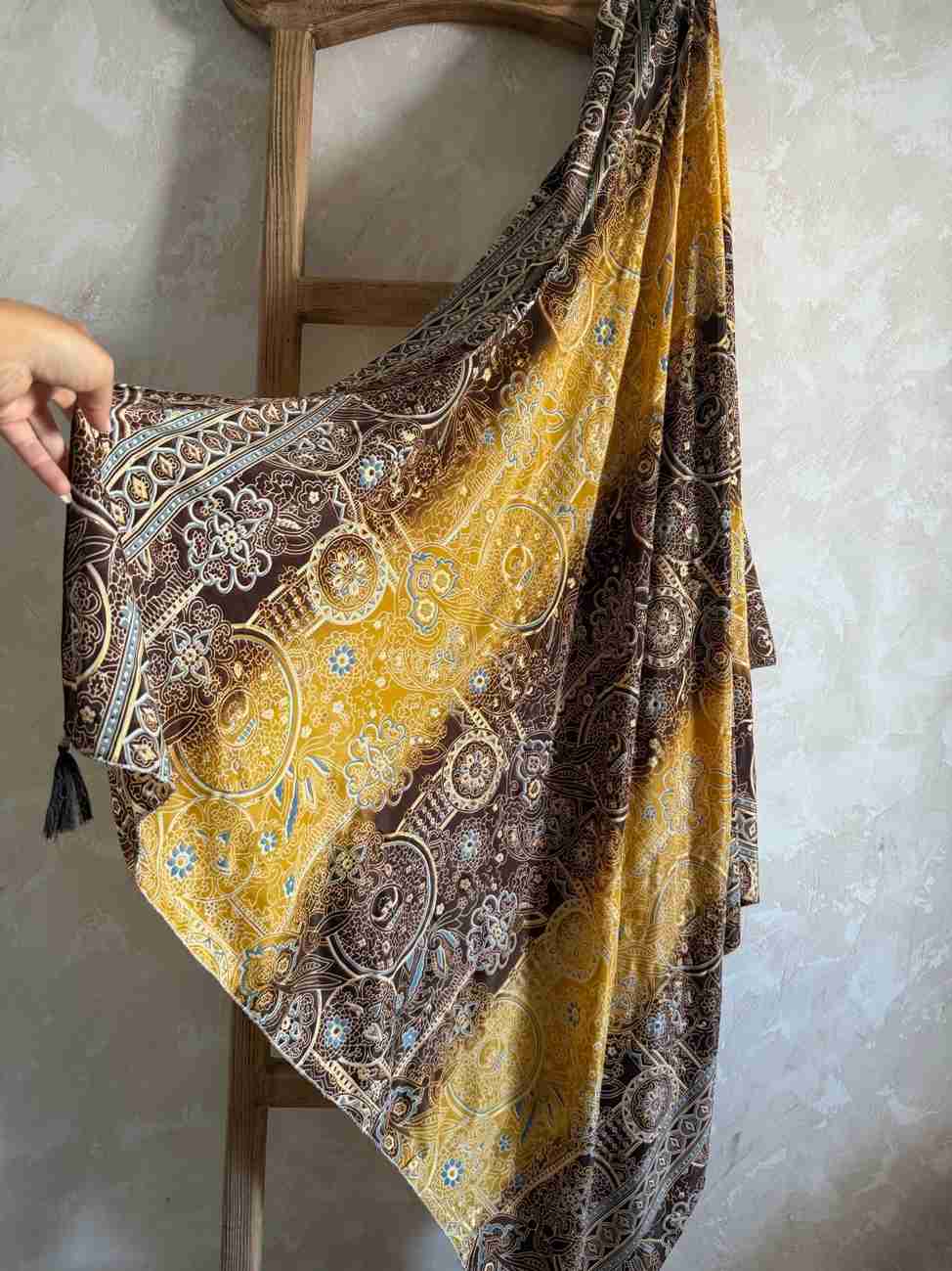 Carli Sarong
