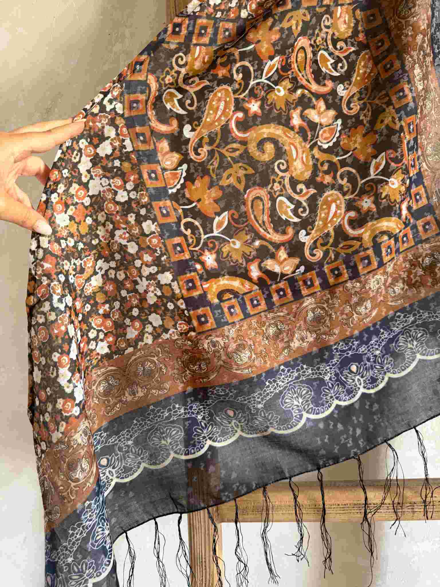 Kairos Noir Sarong
